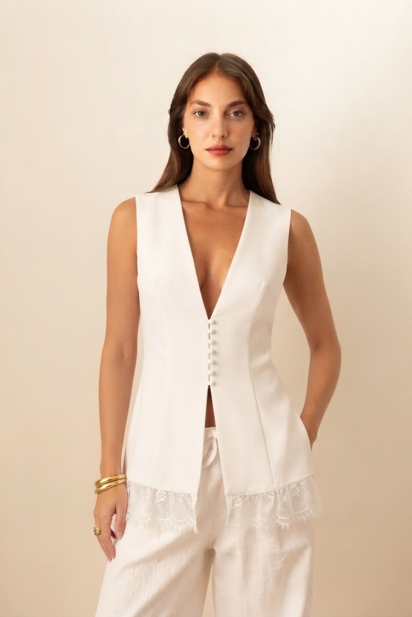 Sleevless white vest with lace