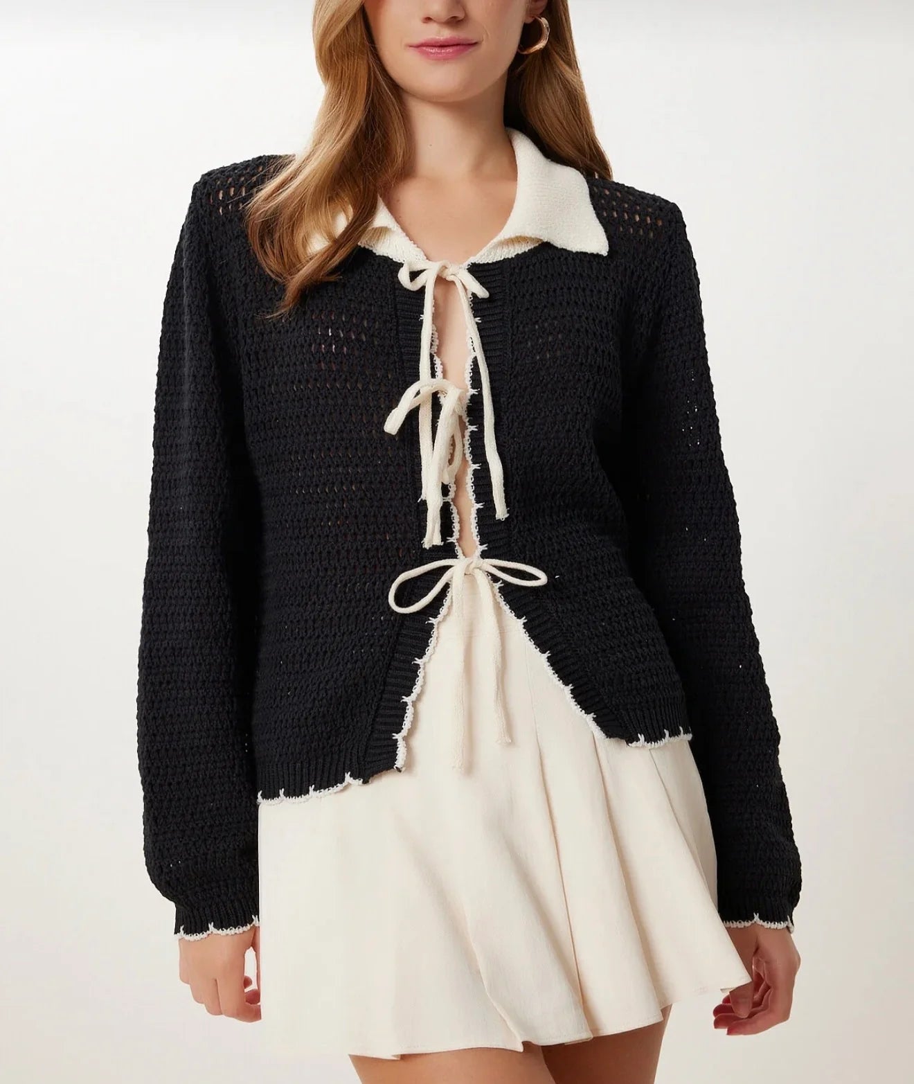 Black crochet whith collar sweater
