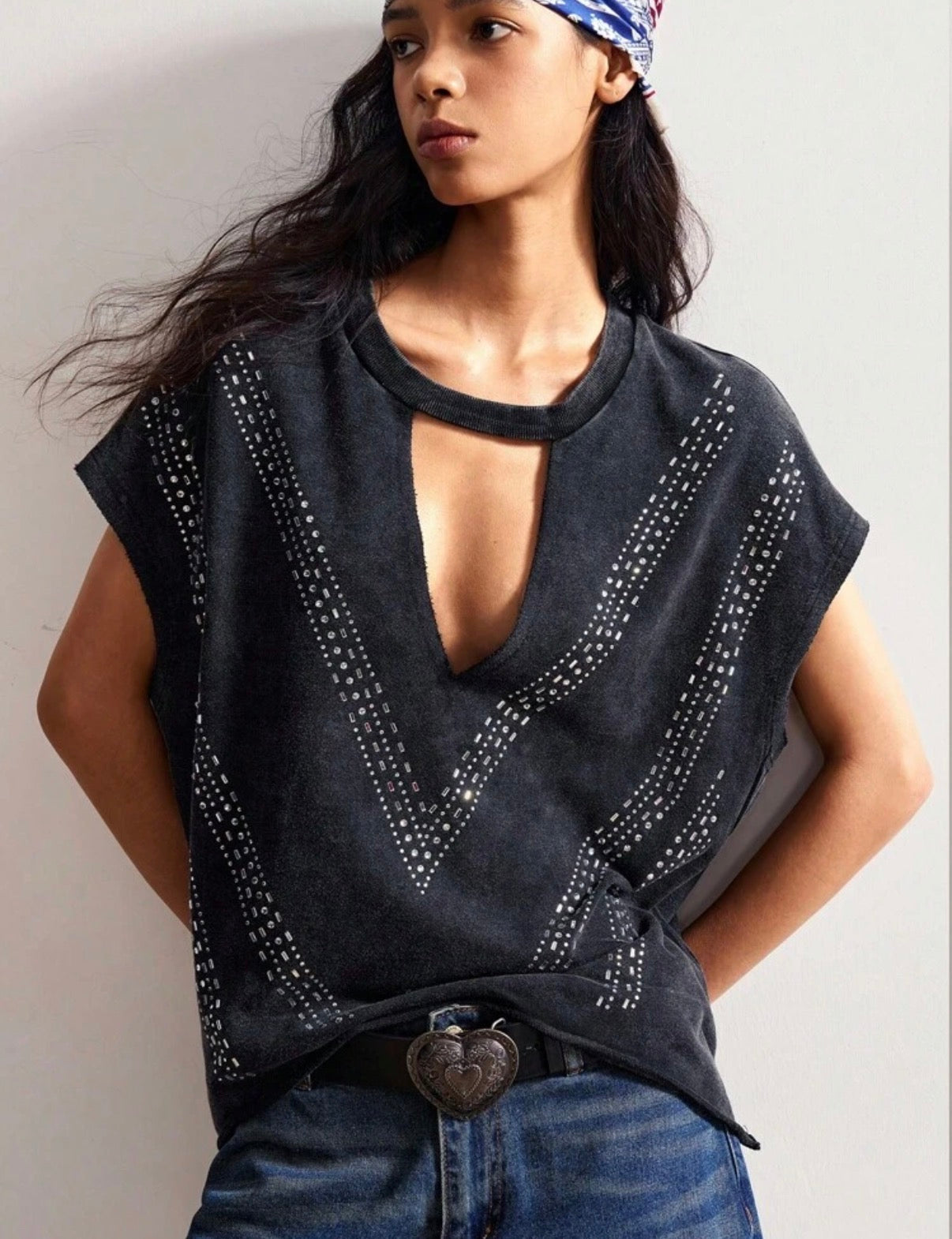 Bohemian collar rhinestone T-shirt