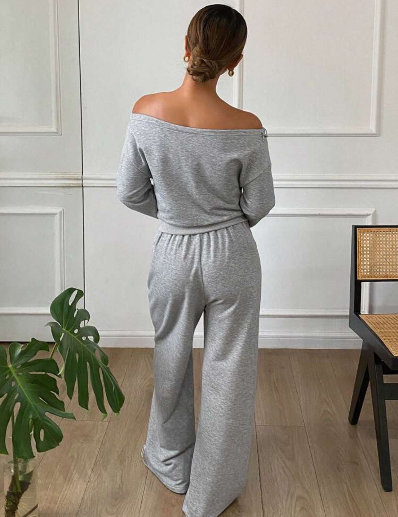 Zip boat neck sweatshirt with a wide leg pants Set